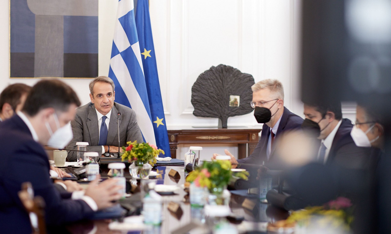 Μητσοτάκης: Μέτωπο εναντίον της γραφειοκρατίας, καταργούνται περιττά δικαιολογητικά