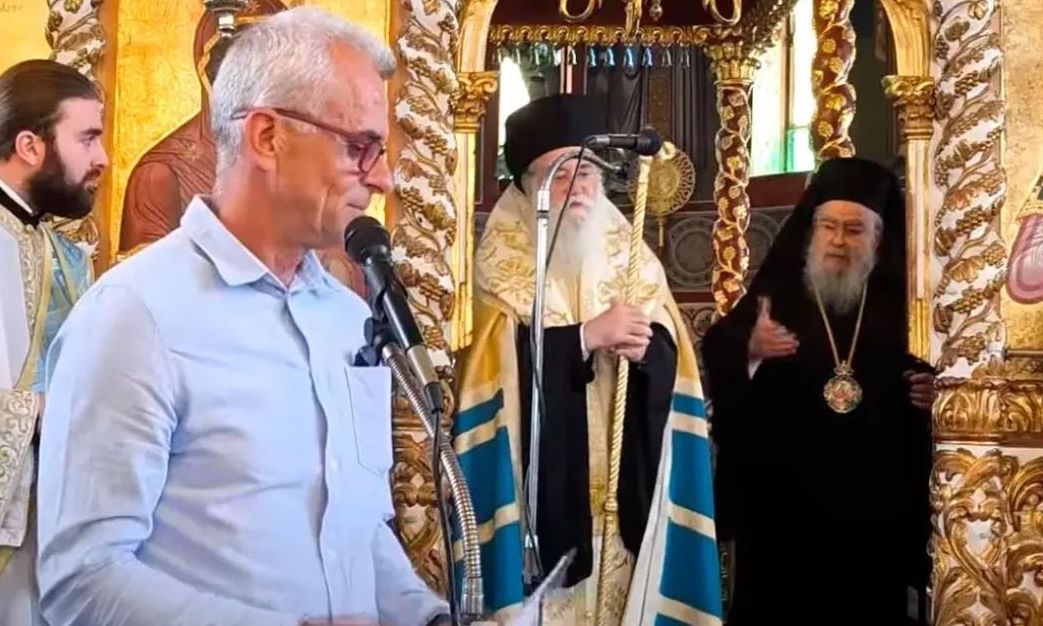 Ζάκυνθος: Ο Μητροπολίτης Δωδώνης μάλωσε διευθυντή σχολείου για το ντύσιμό του