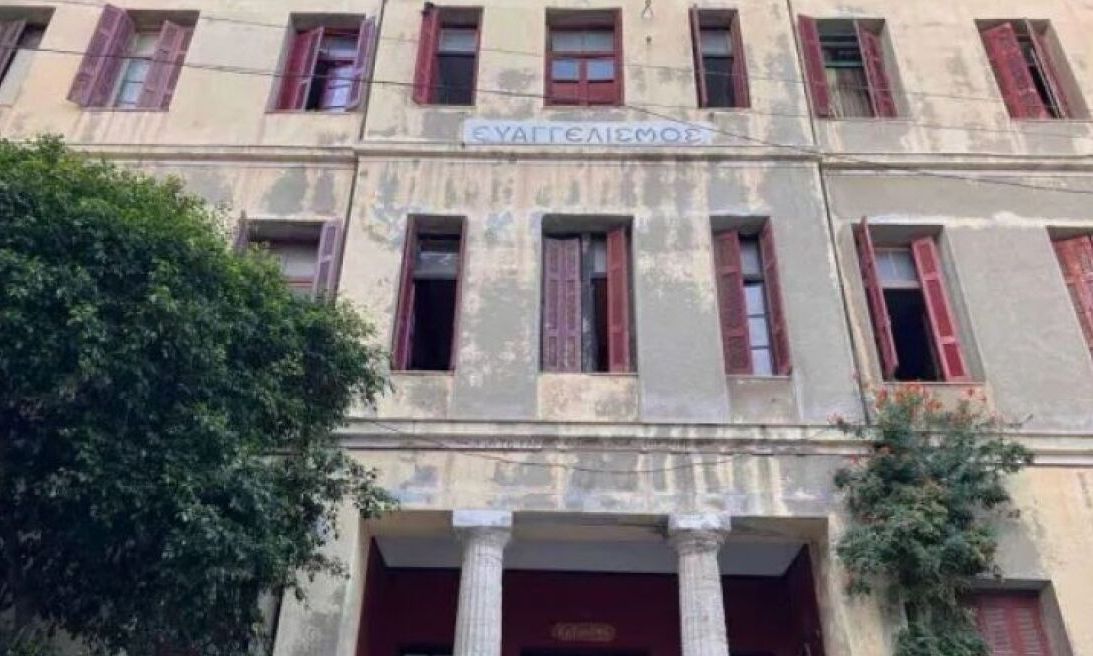 Ηράκλειο: Επιχείρηση της ΕΛ.ΑΣ. κατά της κατάληψης του «Ευαγγελισμού» – Πέντε προσαγωγές