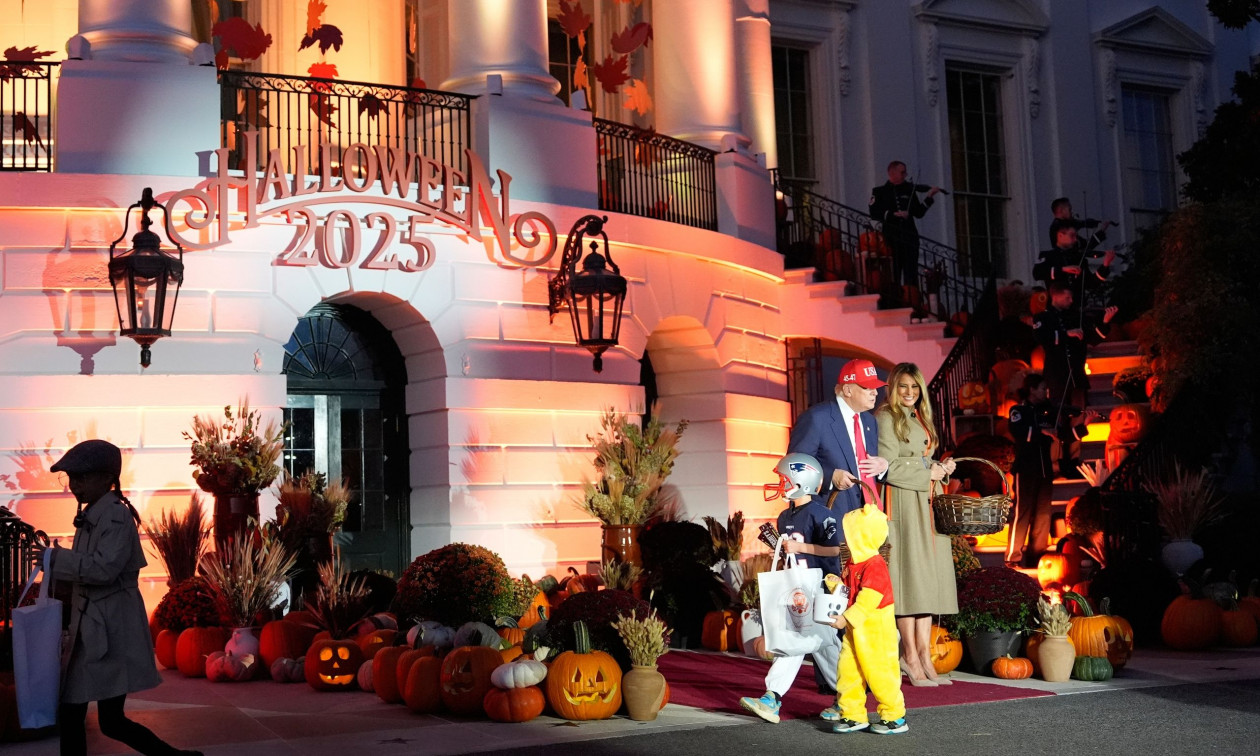 Το Halloween των Τραμπ: Φάρσα ή κέρασμα, απολαυστικά στιγμιότυπα από τον Λευκό Οίκο