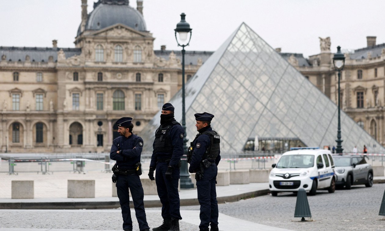 Λούβρο: Οι δράστες προσπάθησαν να πουλήσουν τα κοσμήματα στο Darknet