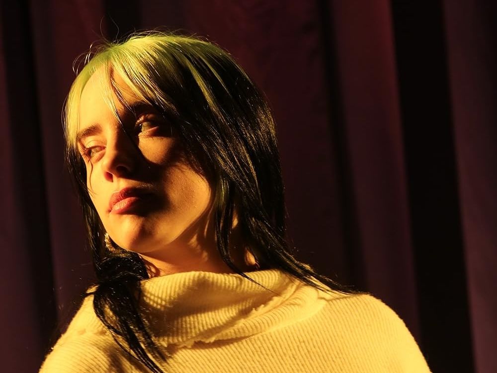 Μπίλι Άιλις: «Αν είσαι δισεκατομμυριούχος, γιατί είσαι; Δώσε τα χρήματά σου»