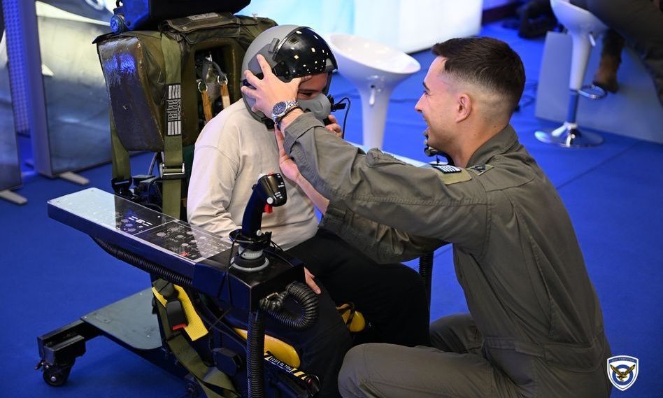 Η Πολεμική Αεροπορία γιορτάζει στο Μετρό του Συντάγματος