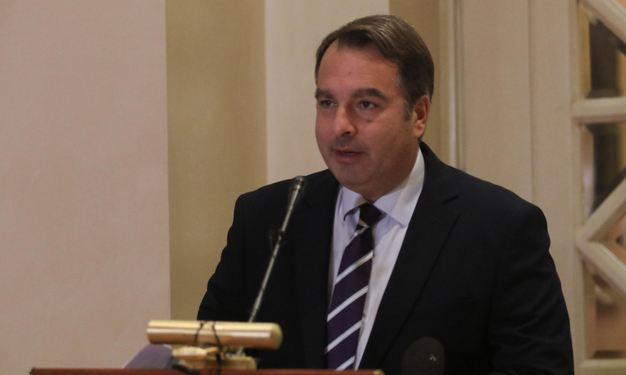 Θανάσης Παπαθανάσης: Ψεύτικο προφίλ με το όνομα του στο Facebook ζητάει λεφτά από πολίτες