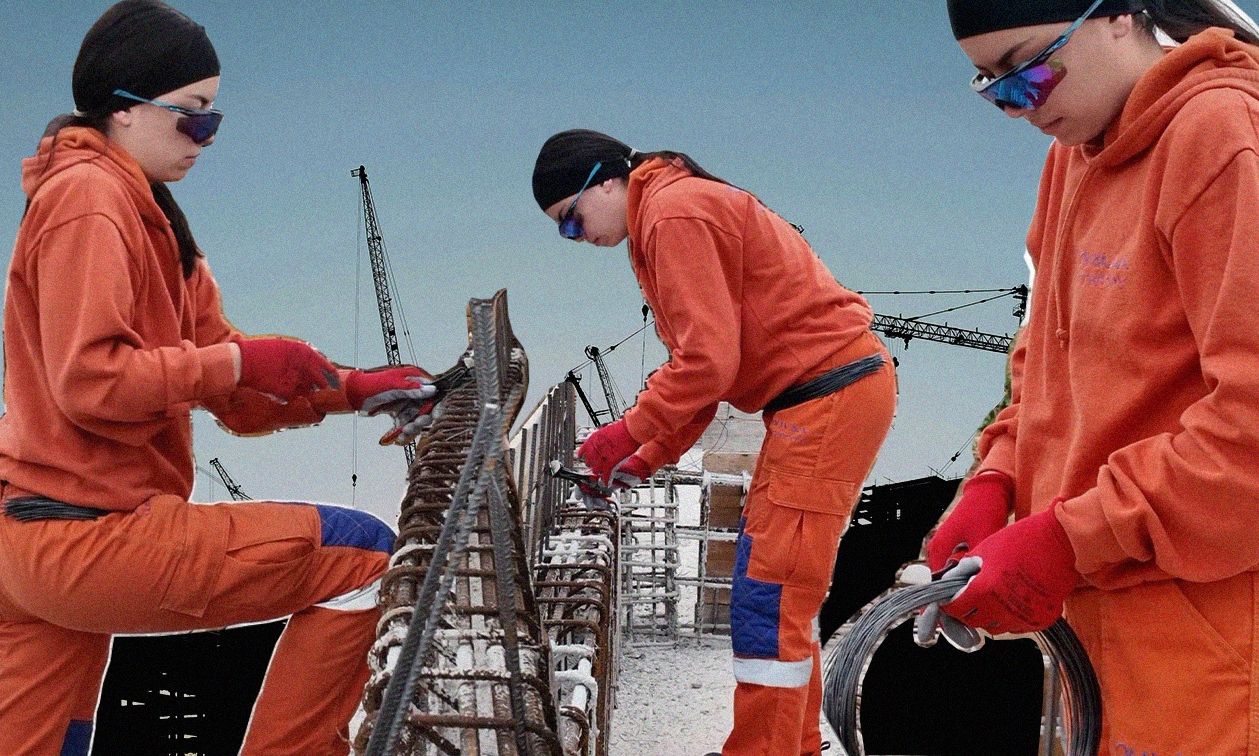 Από το Εμπορικό Ναυτικό στην οικοδομή: Η 25χρονη Tik Toker που «σπάει» τα στερεότυπα