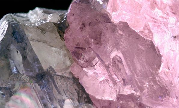 Μποτσουάνα: Βρέθηκε μοναδικό δίχρωμο διαμάντι βάρους 37,41 καρατίων – Είναι μισό ροζ, μισό άχρωμο