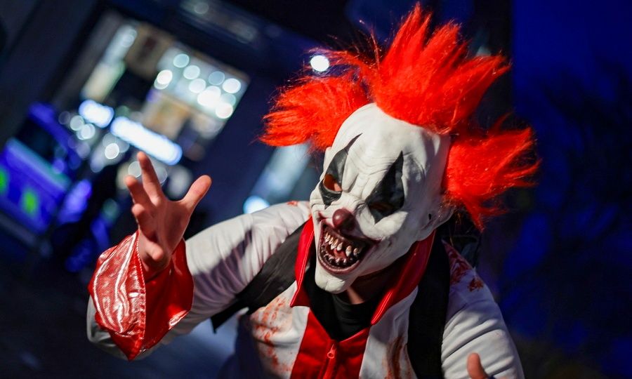 Halloween: Φαντασμαγορικός εορτασμός σε όλον τον πλανήτη – Συλλήψεις για τρομοκρατία στο Μίσιγκαν