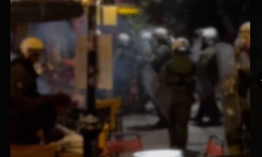 ΕΔΕ για τους αστυνομικούς που έσπασαν καταστήματα και πέταξαν χημικά σε θαμώνες στα Εξάρχεια