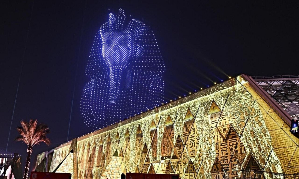 «Μία μοναδική στιγμή στην ιστορία» – Τα λαμπερά εγκαίνια του Μεγάλου Αιγυπτιακού Μουσείου (βίντεο)