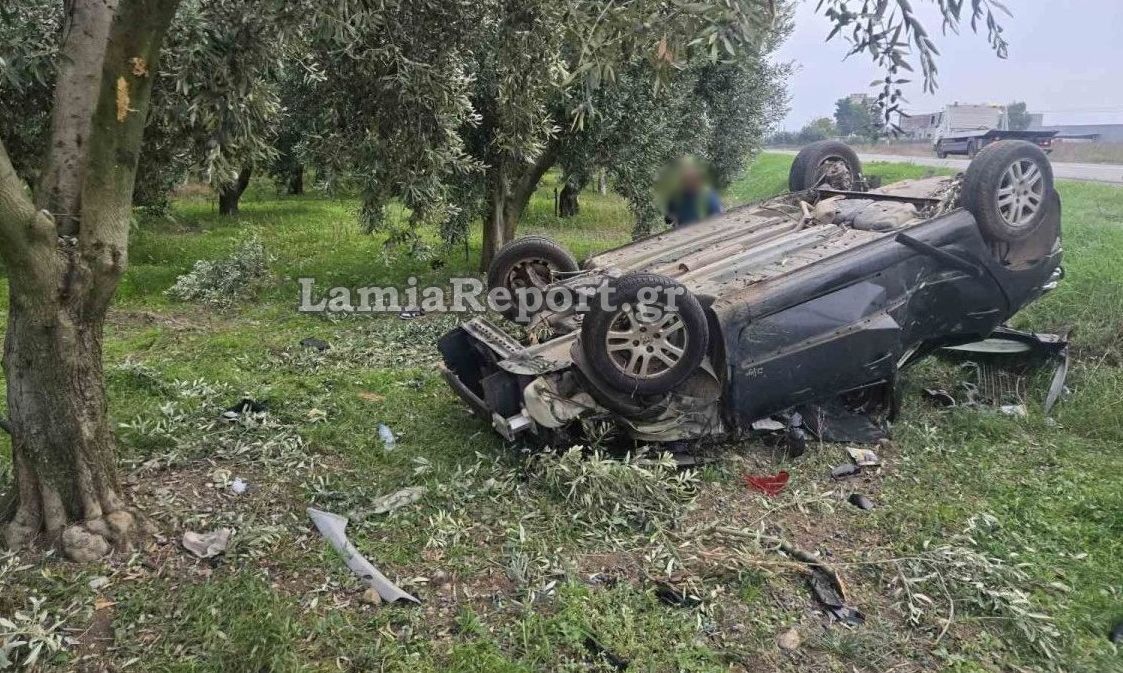 Φθιώτιδα: Νεκροί δύο νεαροί σε τροχαίο – Το αυτοκίνητο συγκρούστηκε σε δέντρο