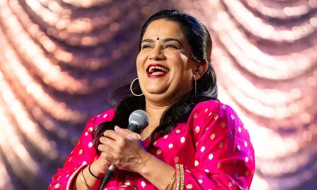 Δικηγόρος άφησε τη νομική και έγινε κωμικός: Η μετανάστευση στην Αμερική και η νέα καριέρα στα 44