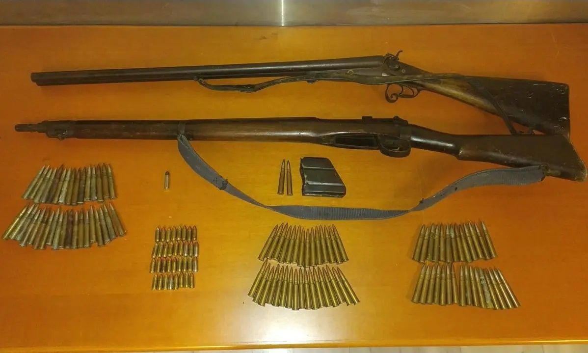 Βορίζια: Δίκανα, καραμπίνες και φυσίγγια εντόπισαν οι αστυνομικοί στις εφόδους που πραγματοποίησαν