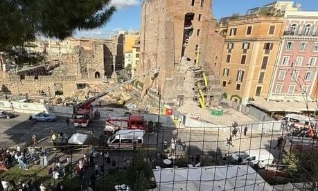 Ρώμη: Κατέρρευσε ο Πύργος των Κόμηδων – Δείτε το βίντεο