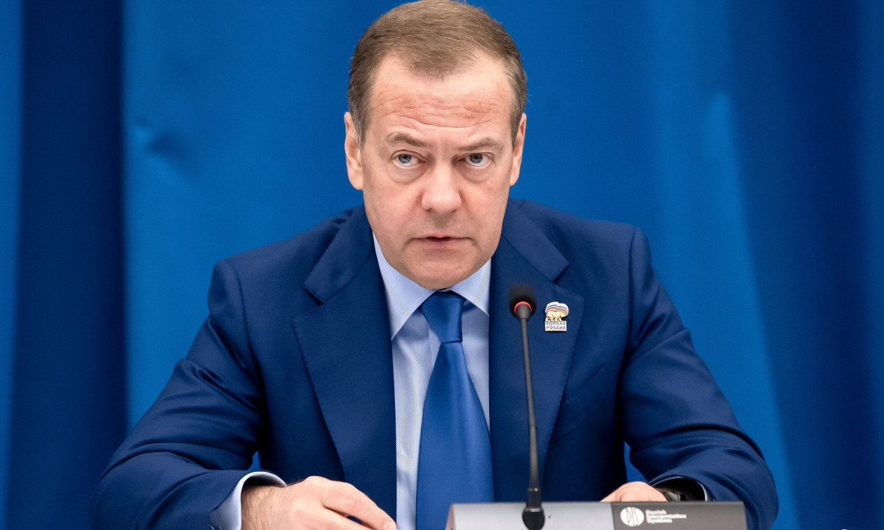 Μεντβέντεφ: «Όσο περισσότερα ξοδεύει η Δύση στο Κίεβο, τόσο περισσότερα εδάφη θα ανακτήσει η Ρωσία»