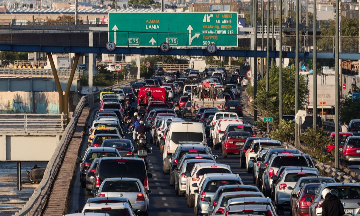 Κίνηση τώρα: Σημειωτόν στον Κηφισό – 30΄ καθυστερήσεις στην Αττική Οδό