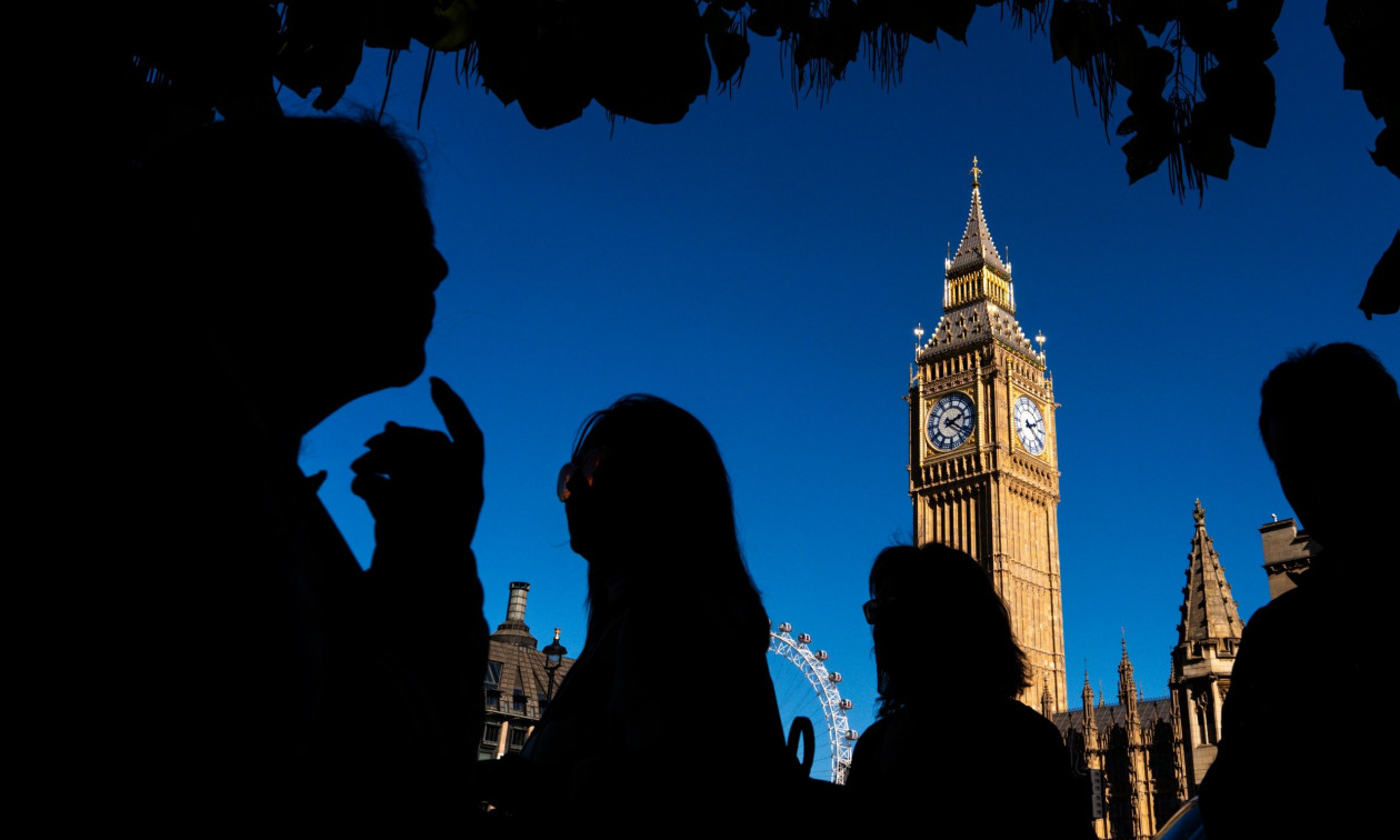 Μεγάλη Βρετανία: Ο μέσος εργαζόμενος χρειάζεται… μισό αιώνα για να θεωρηθεί πλούσιος
