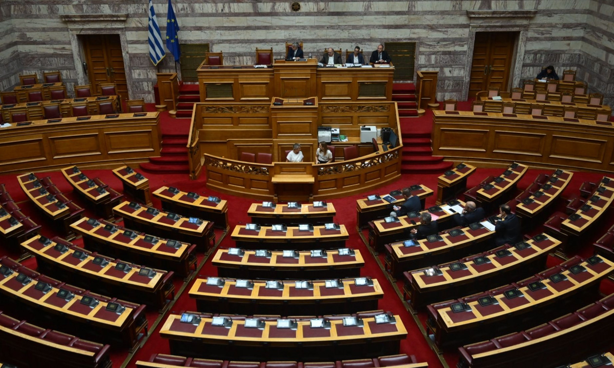 ΕΛΤΑ: Επίσημη αναβολή της σημερινής συζήτησης στη Βουλή, μέχρι να επιλεγεί νέος διευθύνων σύμβουλος