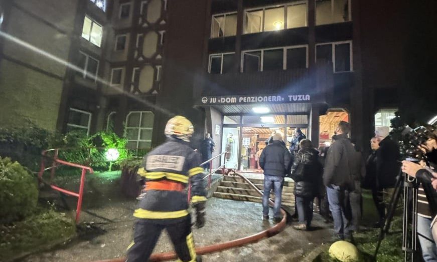 Βοσνία: Φωτιά σε οίκο ευγηρίας στην Τούζλα – Πληροφορίες για νεκρούς