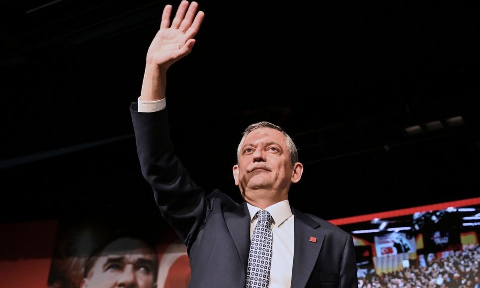 Τουρκία: Νέα εισαγγελική έρευνα κατά του προέδρου του CHP Οζγκιούρ Οζέλ για «προσβολή» Ερντογάν