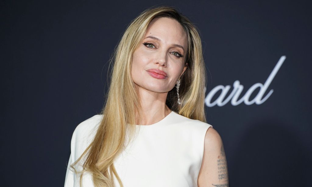 Στην Ουκρανία η Αντζελίνα Τζολί – Στιγμιότυπα από την επίσκεψή της στη Χερσώνα