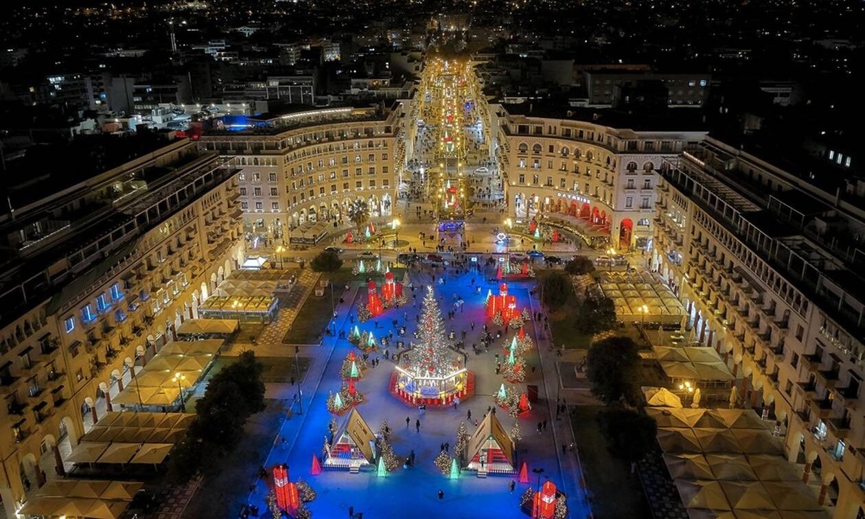 Σε ρυθμούς Χριστουγέννων η Θεσσαλονίκη – Πότε θα ανάψει το δέντρο στην Αριστοτέλους