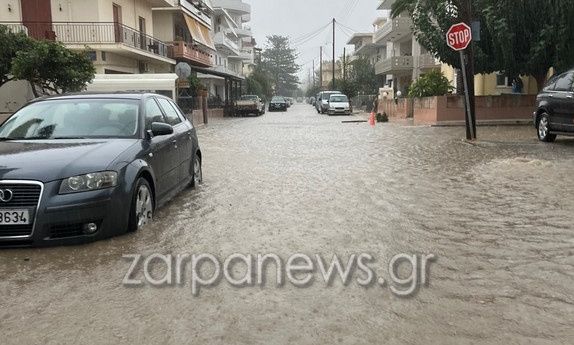 Χανιά: Πλημμύρισαν δρόμοι στη Νέα Χώρα από τη μεγάλη νεροποντή – Εικόνες