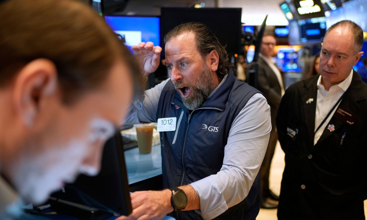 Πτώση στη Wall Street και επαναξιολόγηση των μετοχών που σχετίζονται με την τεχνητή νοημοσύνη