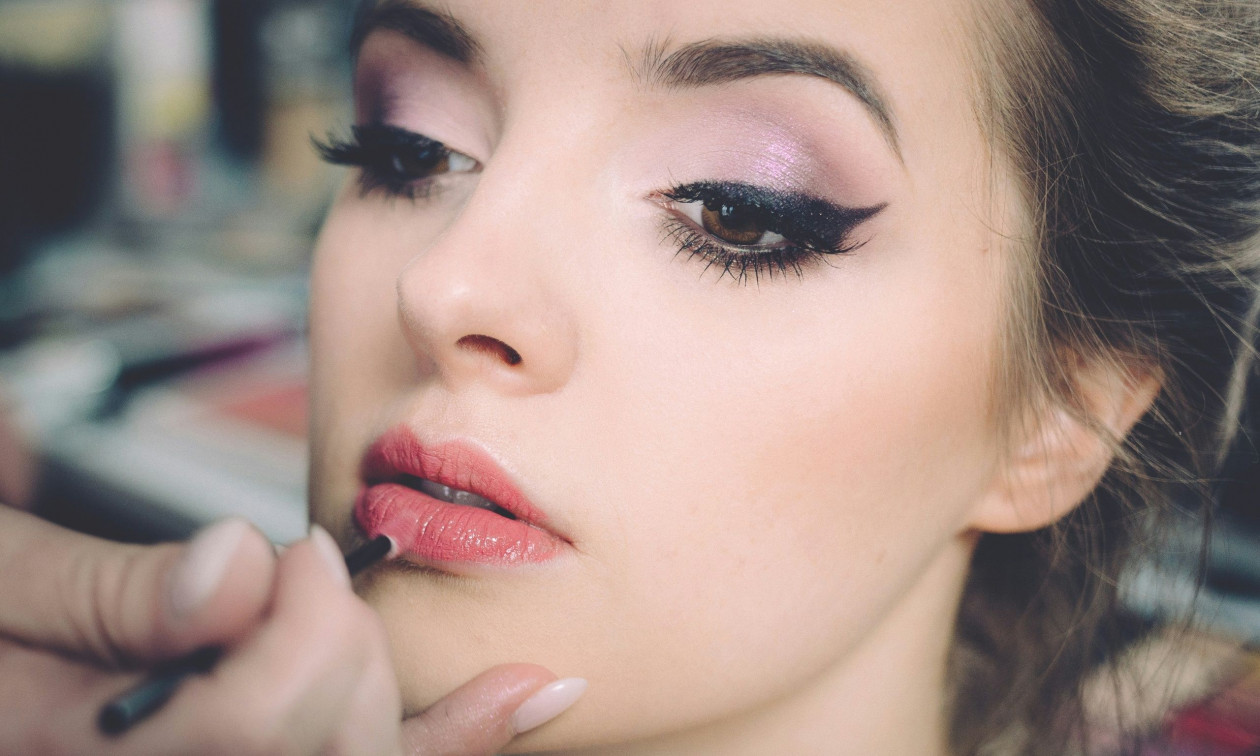 Τουρκικό δικαστήριο: Λόγος διαζυγίου το υπερβολικό μακιγιάζ γυναικών στο TikTok