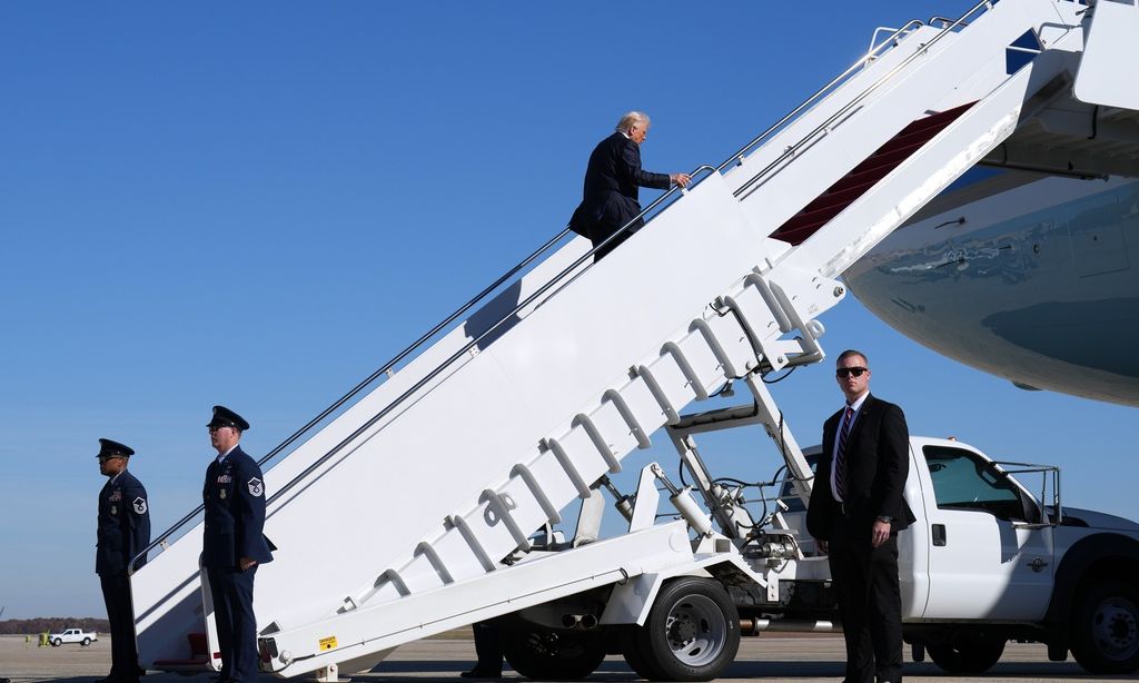 ΗΠΑ: Ύποπτο δέμα σε στρατιωτική βάση που χρησιμοποιεί ο Τραμπ – 7 άτομα στο νοσοκομείο