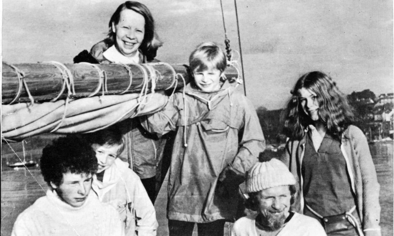 Η συγκλονιστική επιβίωση 6 ναυαγών 38 ημέρες στον ωκεανό, κυκλωμένοι από καρχαρίες και φάλαινες