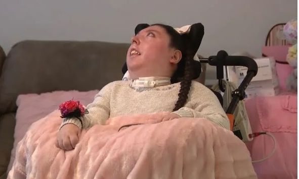 ΗΠΑ: Γυναίκα που γεννήθηκε χωρίς εγκέφαλο έκλεισε τα 20 – Οι γιατροί της έδιναν 4 χρόνια ζωής