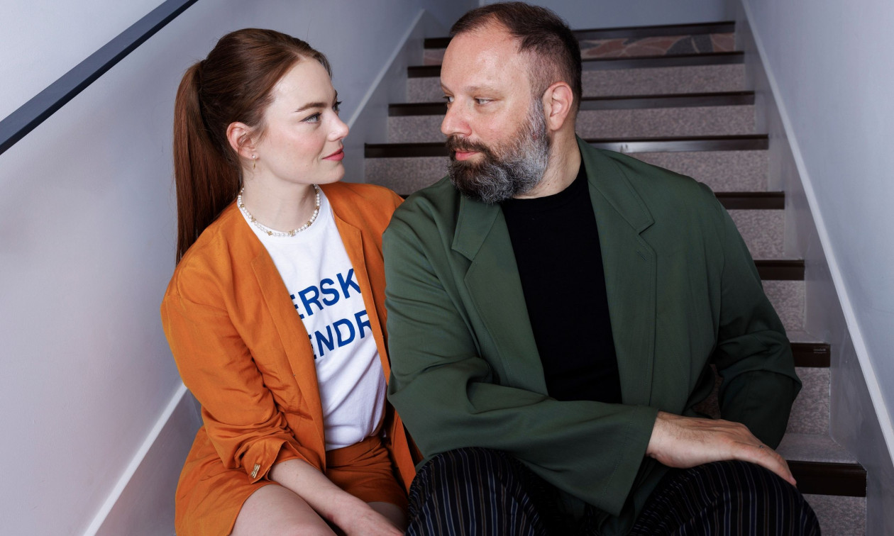 Το τραγούδι – «έκπληξη» της Gen Z που πρότεινε η Έμα Στόουν στον Γιώργο Λάνθιμο για τη «Βουγονία»