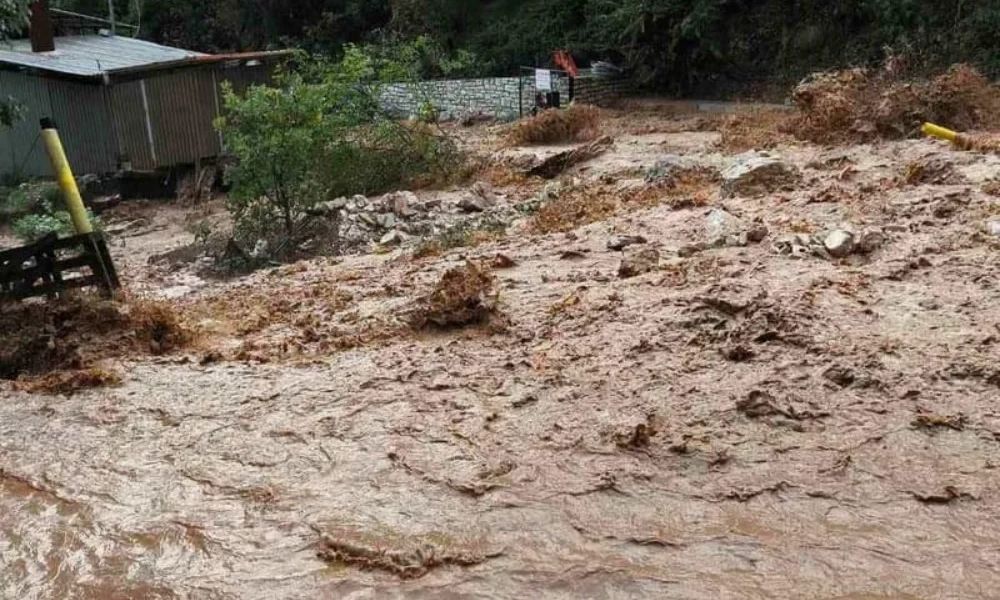 Κακοκαιρία: Πλημμύρες στη Σαγιάδα Θεσπρωτίας – Υπερχείλισε ξεροπόταμος και προκάλεσε ζημιές