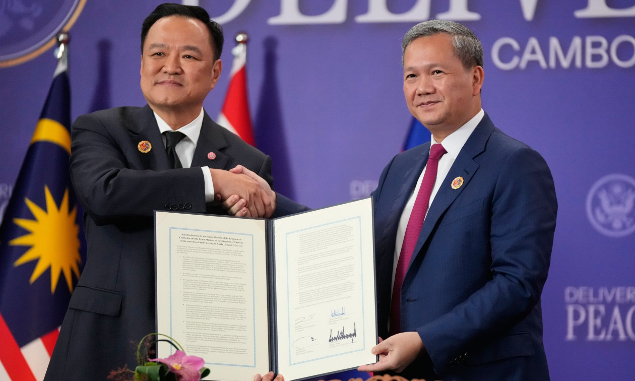 Η Ταϊλάνδη αναστέλλει τη συμφωνία εκεχειρίας με την Καμπότζη – Την είχε συνυπογράψει ο Τραμπ