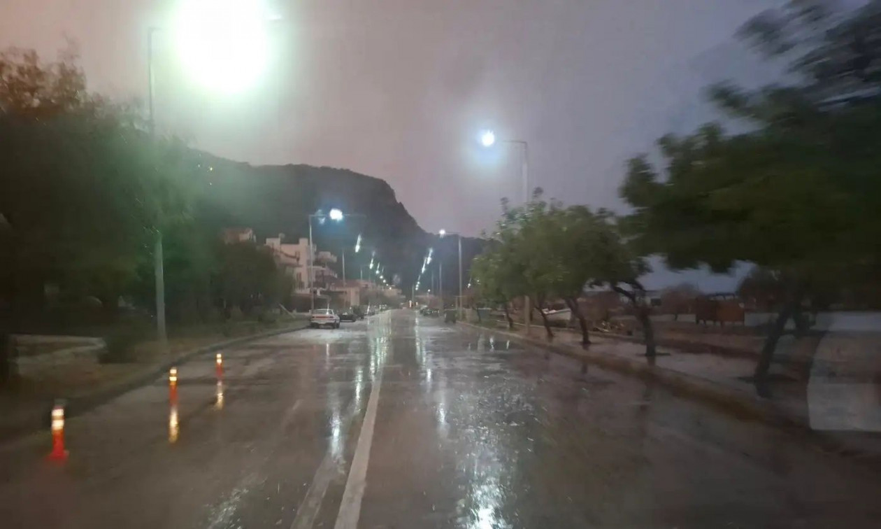 Κακοκαιρία: Πλημμύρες στη Σάμο – Κλειστά τα σχολεία στη Μυτιλήνη