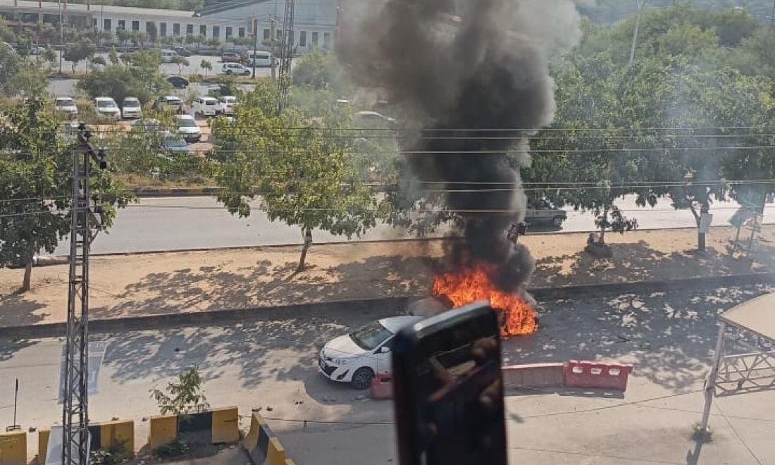 Πακιστάν: Έκρηξη παγιδευμένου αυτοκινήτου έξω από δικαστήριο του Ισλαμαμπάντ – 5 νεκροί
