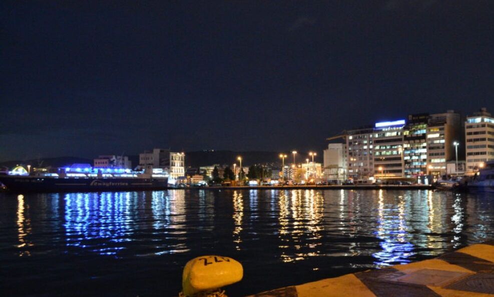 Εντοπίστηκε πτώμα 70χρονου στο λιμάνι του Πειραιά – Ανασύρθηκε από στελέχη του Λιμενικού