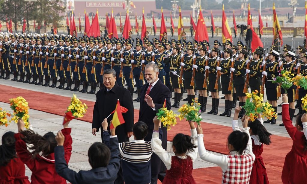 Στην Κίνα για επίσημη επίσκεψη ο βασιλιάς της Ισπανίας