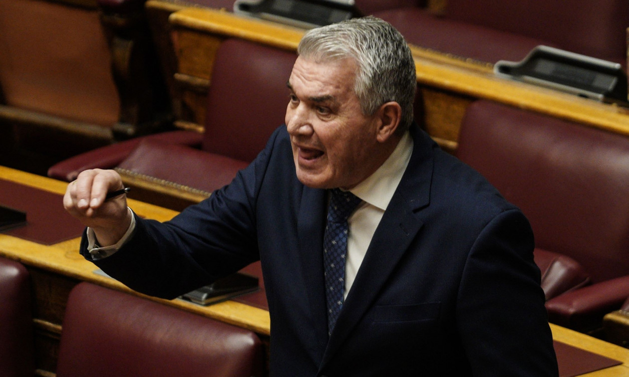 Δημήτρης Κυριαζίδης: Δεν «βγαίνει» με 5.000 ευρώ  – «Ευτυχώς η σύζυγός μου δουλεύει»