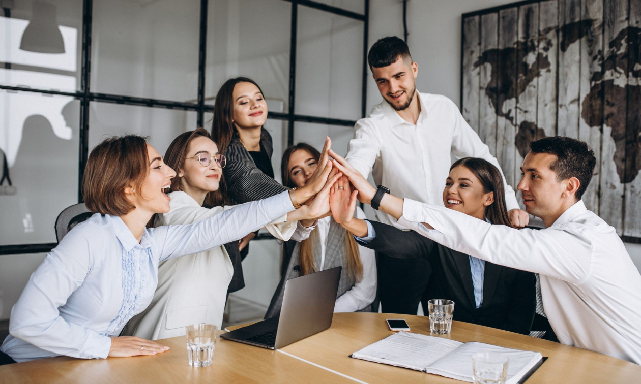 «Τρέχουν» οι αιτήσεις για το νέο πρόγραμμα απόκτησης επαγγελματικής εμπειρίας με αποζημίωση 704 ευρώ