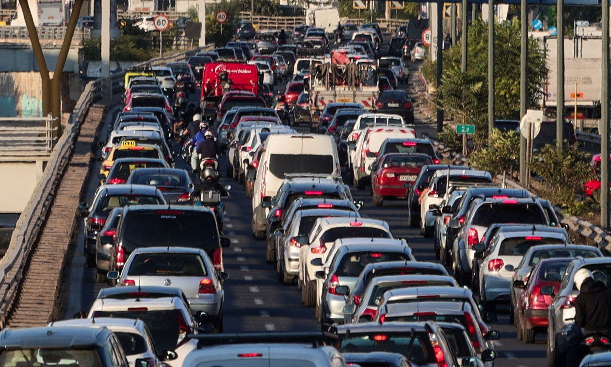 Κίνηση τώρα: Κυκλοφοριακό κομφούζιο στον Κηφισό