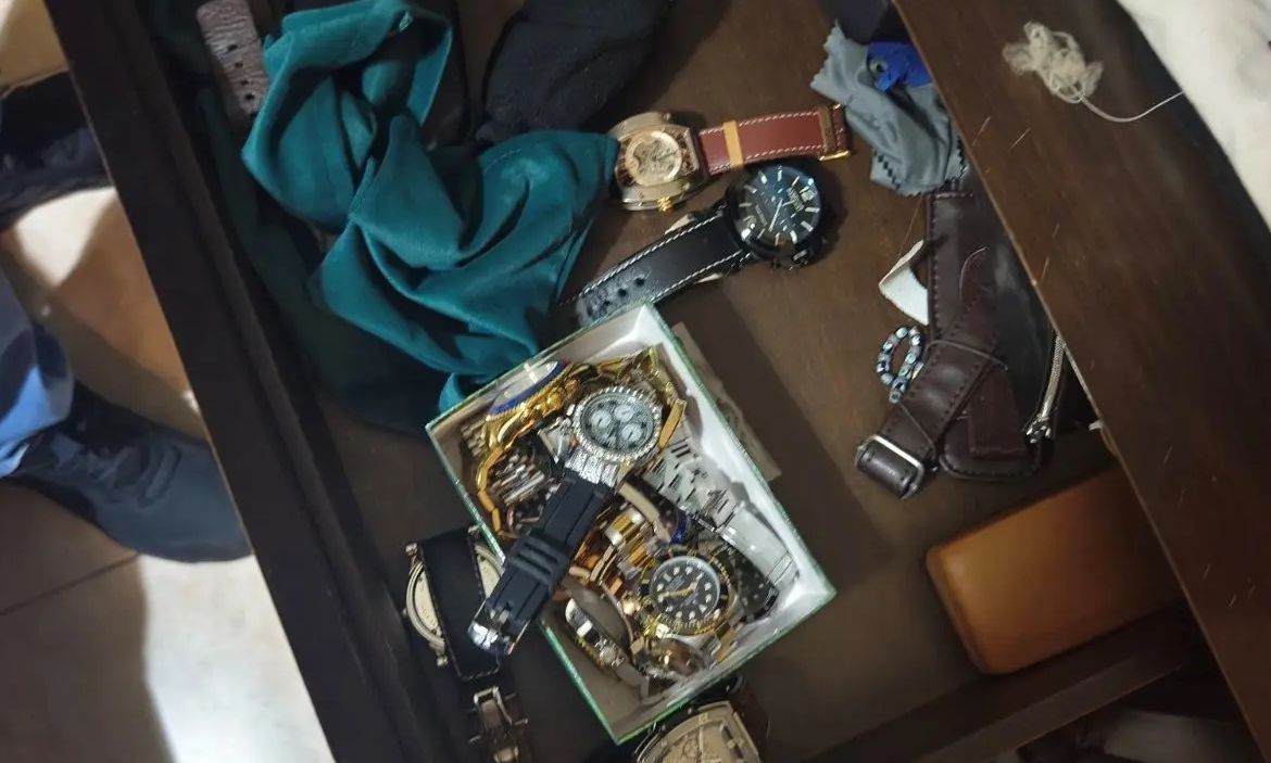 Γνωστός επιχειρηματίας συνελήφθη για απάτες – Θύμα ο πρώην παίκτης ριάλιτι, Σπύρος Μαρτίκας