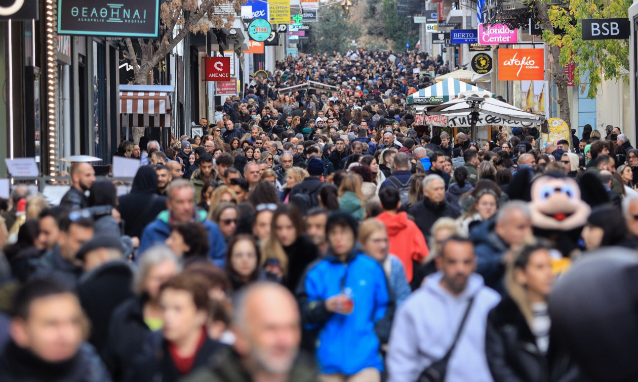 Metron Analysis: 76% των κάτω των 45 ετών θεωρούν ότι τα πράγματα πηγαίνουν προς τη λάθος κατεύθυνση