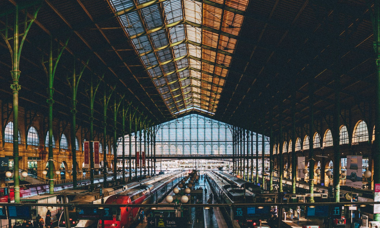 Παρίσι: Πυροβολισμοί από την αστυνομία σε σιδηροδρομικό σταθμό – Άνδρας απειλούσε να αυτοκτονήσει