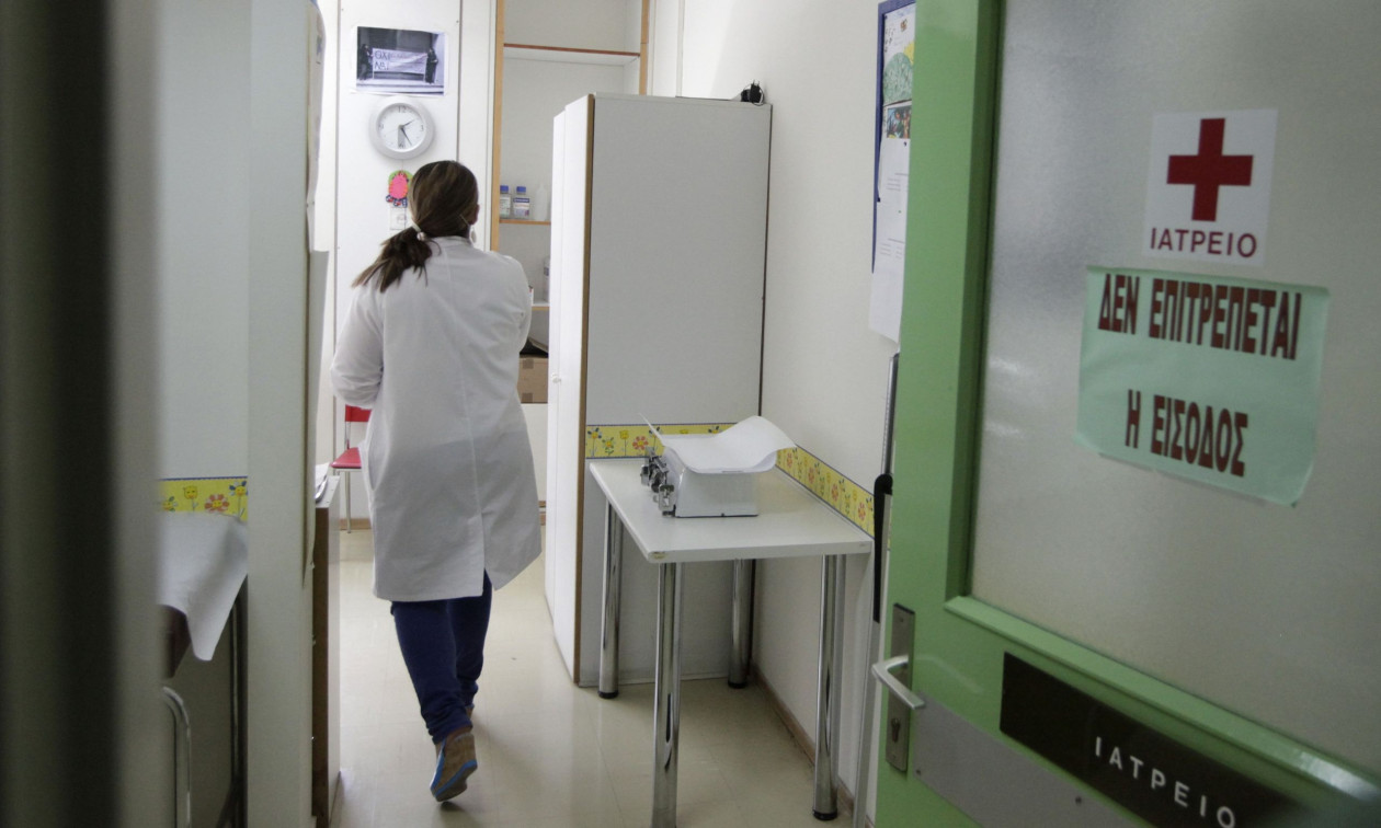 Η Ελλάδα εξάγει γιατρούς και εισάγει… εργάτες και σερβιτόρους – Αποκαλυπτική έκθεση