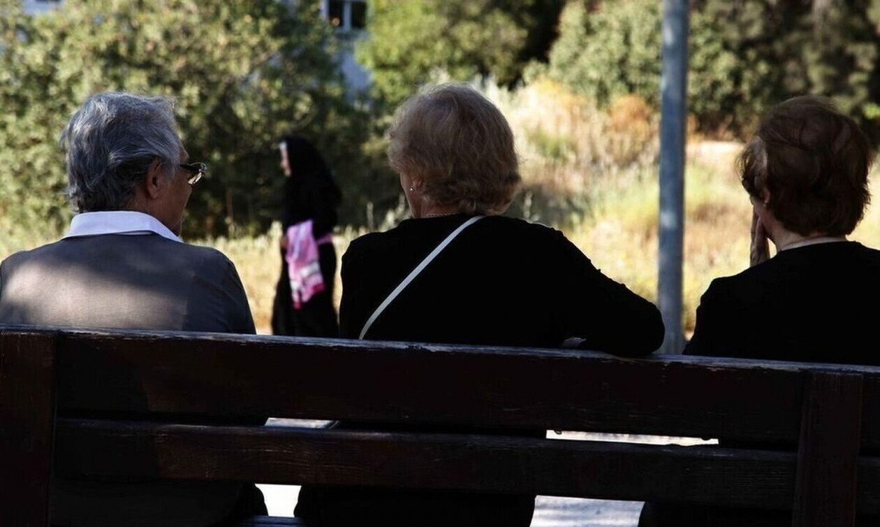 Τέσσερα μέτρα «ανάσα» για εκατομμύρια συνταξιούχους ενεργοποιεί η κυβέρνηση – Τι περιλαμβάνουν