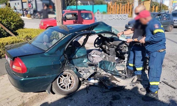 Τροχαίο δυστύχημα στην Παιανία: Νεκροί δύο ηλικιωμένοι από τη σύγκρουση δύο αυτοκινήτων στη Λαυρίου