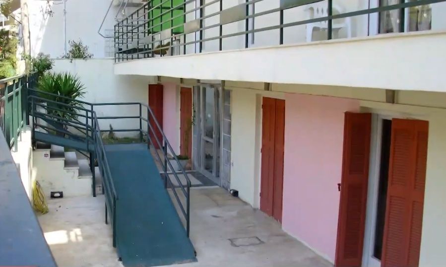 Βροχή οι καταγγελίες και οι αρνητικές κριτικές για τον οίκο ευγηρίας – Χαστούκια στους ηλικιωμένους