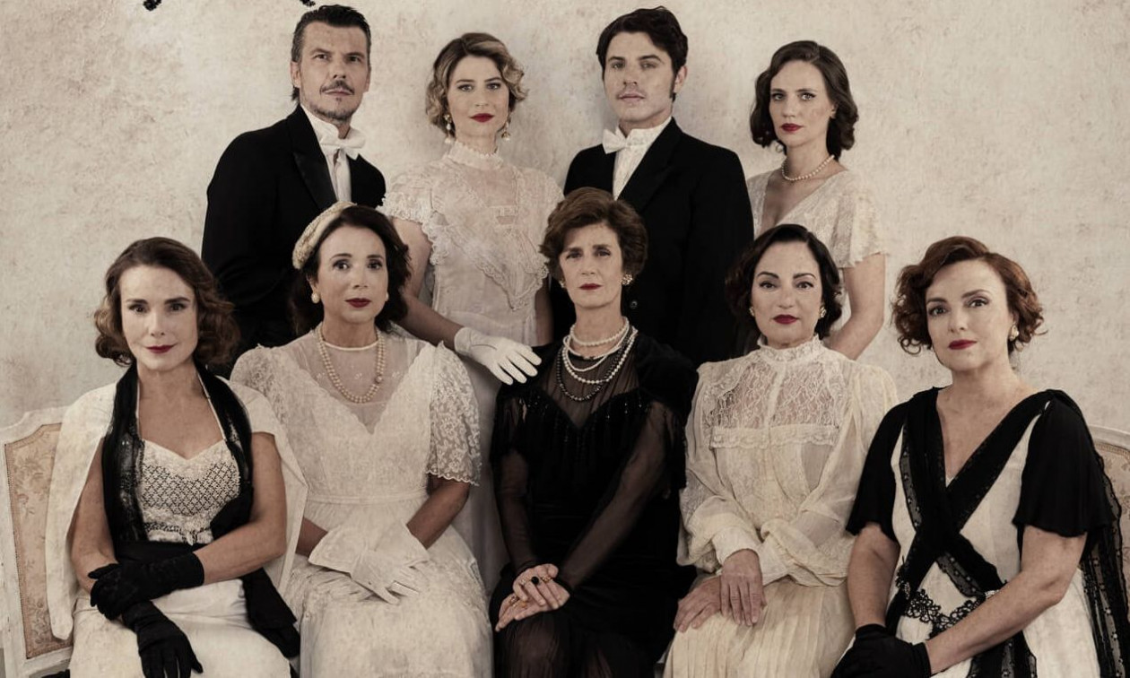 Αλεξάνδρεια: Ο ουρανός του έρωτα, οι καβαφικοί στίχοι και οι γεωπολιτικές ταραχές στο Παλλάς