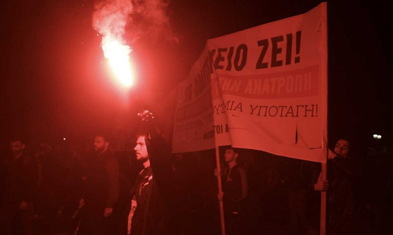 Πολυτεχνείο: Περισσότεροι από 15.000 διαδηλωτές στη μεγάλη, ειρηνική πορεία